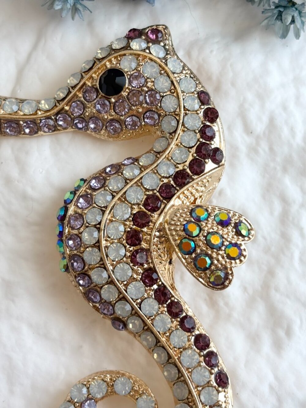 Seahorse Rainbow Rhinestone Gold Toned Jumbo Vintage Inspired Brooch Pin - Picture 4 of 16